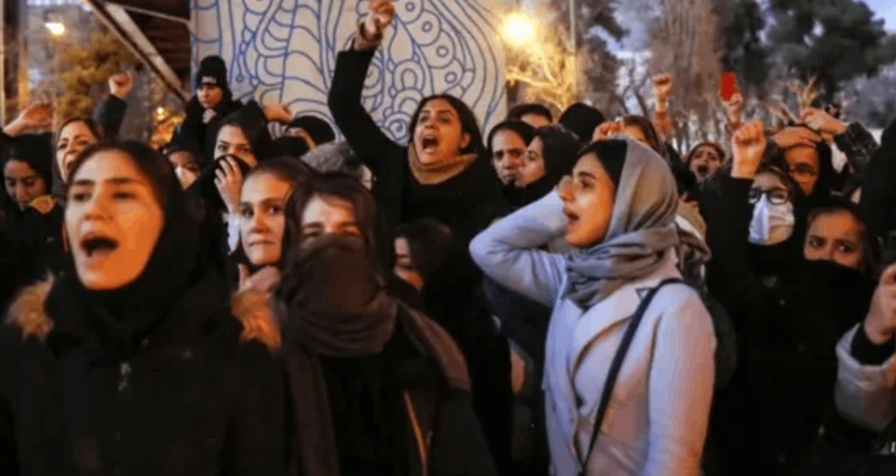 İran’da cinsel saldırıya direnen kadın idam edildi