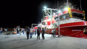 Gürpınar Balık Hali'nde balıkçılar avdan döndü: Bu sene